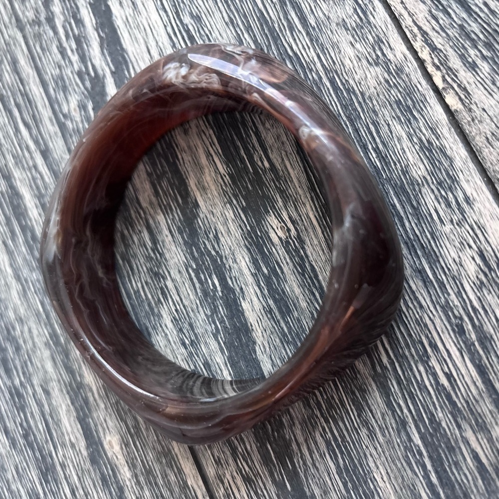Chic Brown Swirl Bracelet